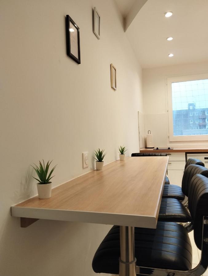 Le Beau Refuge Parisien De Cergy - Parisian Modern Flat At Cergy Bed & Breakfast Екстериор снимка