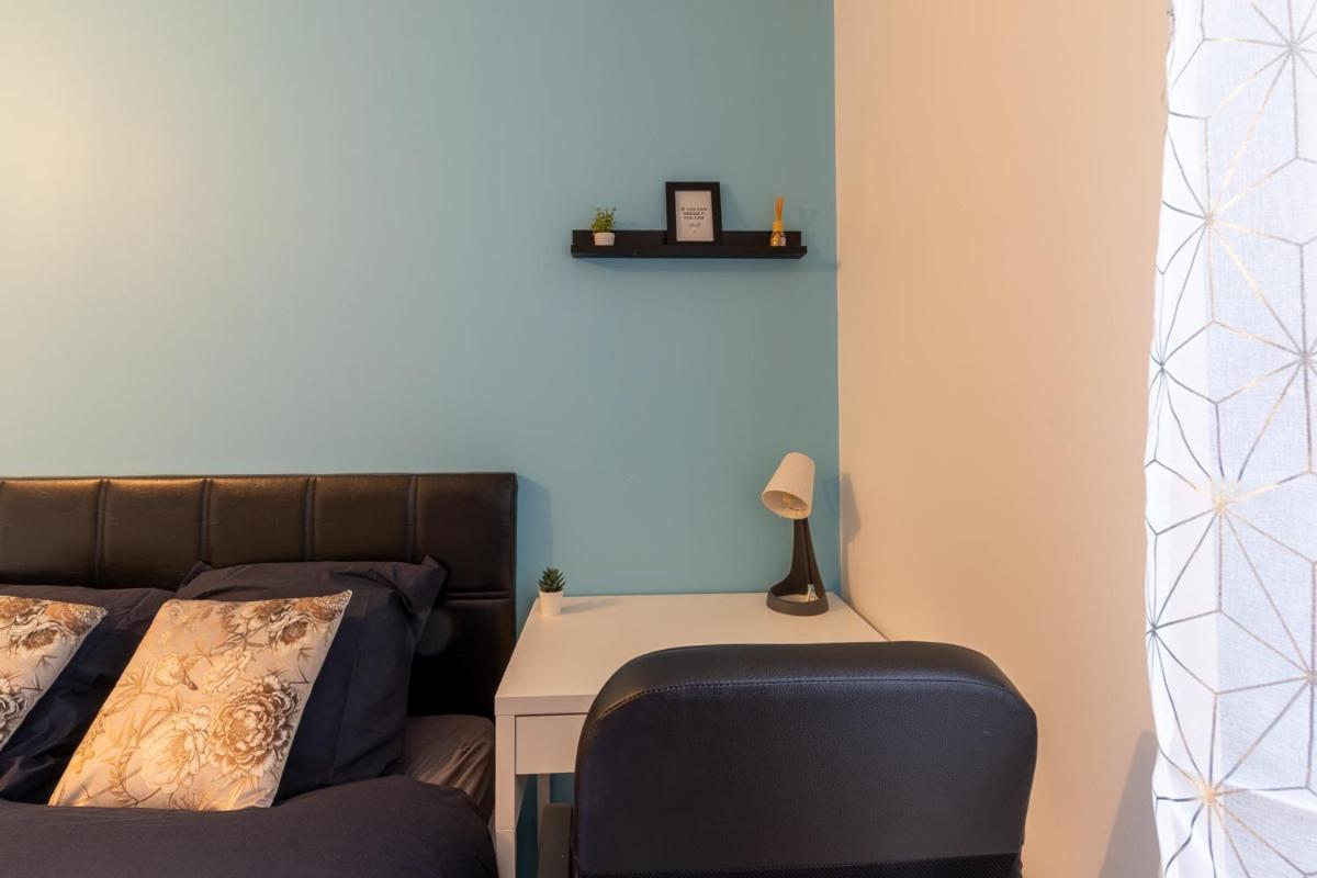Le Beau Refuge Parisien De Cergy - Parisian Modern Flat At Cergy Bed & Breakfast Екстериор снимка
