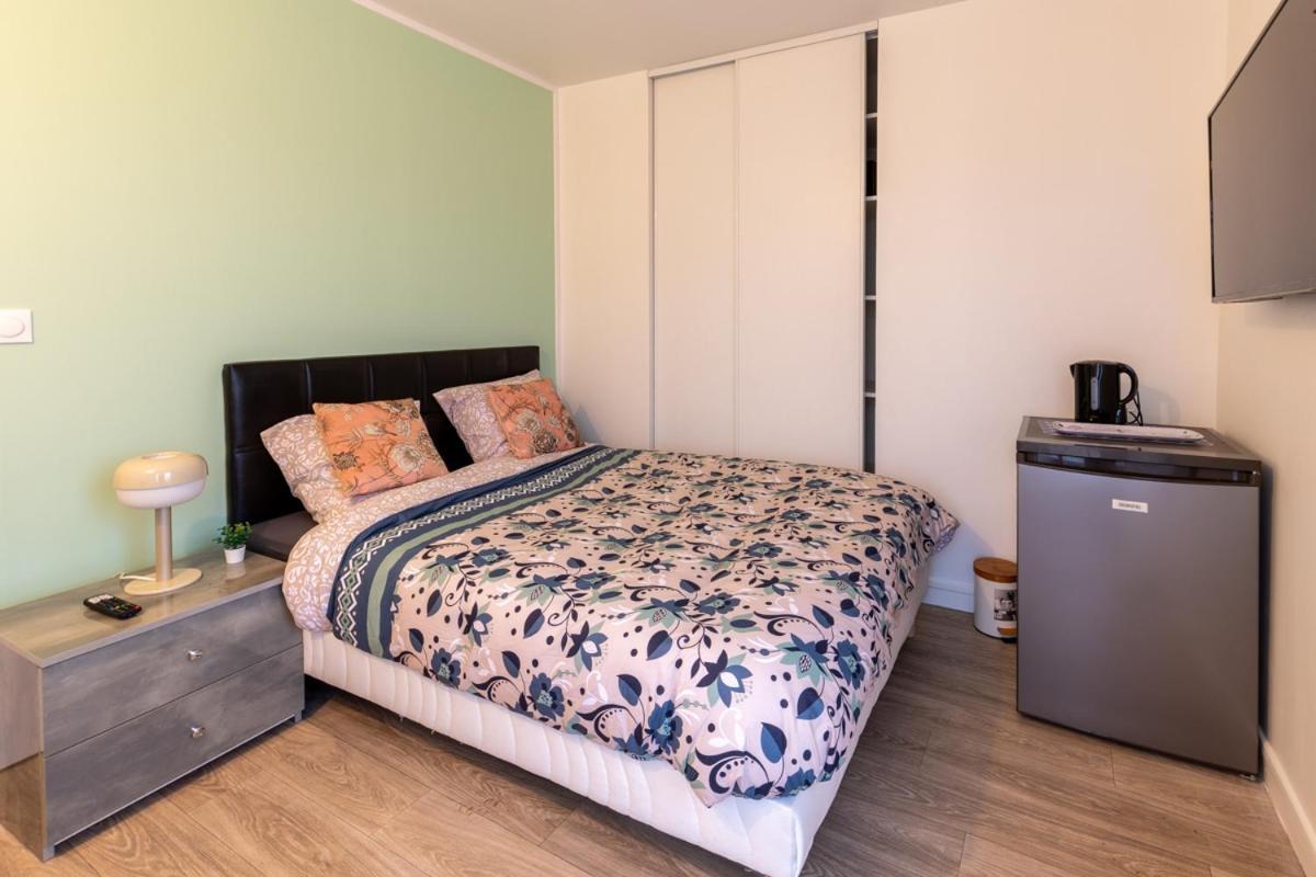 Le Beau Refuge Parisien De Cergy - Parisian Modern Flat At Cergy Bed & Breakfast Екстериор снимка