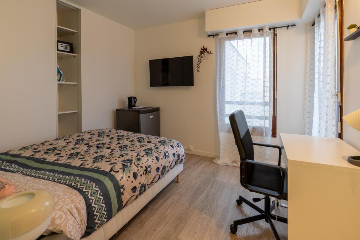 Le Beau Refuge Parisien De Cergy - Parisian Modern Flat At Cergy Bed & Breakfast Екстериор снимка
